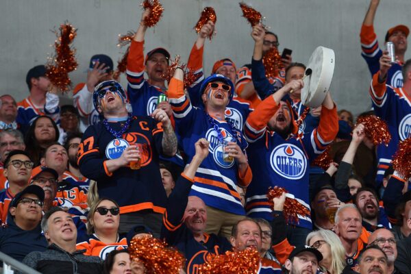 Oilers Fan Flash Not Censored